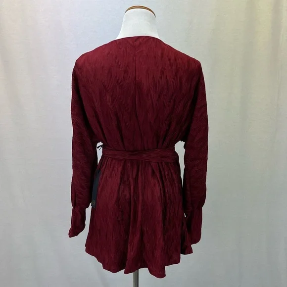 NWT House of Harlow 1960 Revolve Red Polyester Nona Wrap Top Sz. XS - Picture 5 of 7